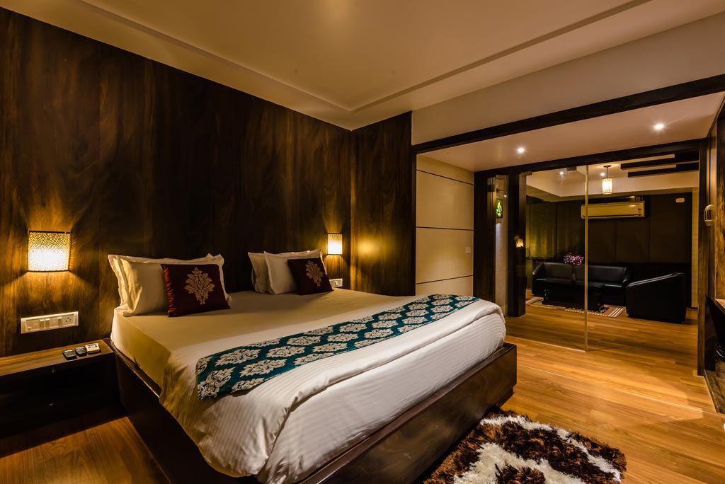 Hotel Peace Park Панвел Экстерьер фото